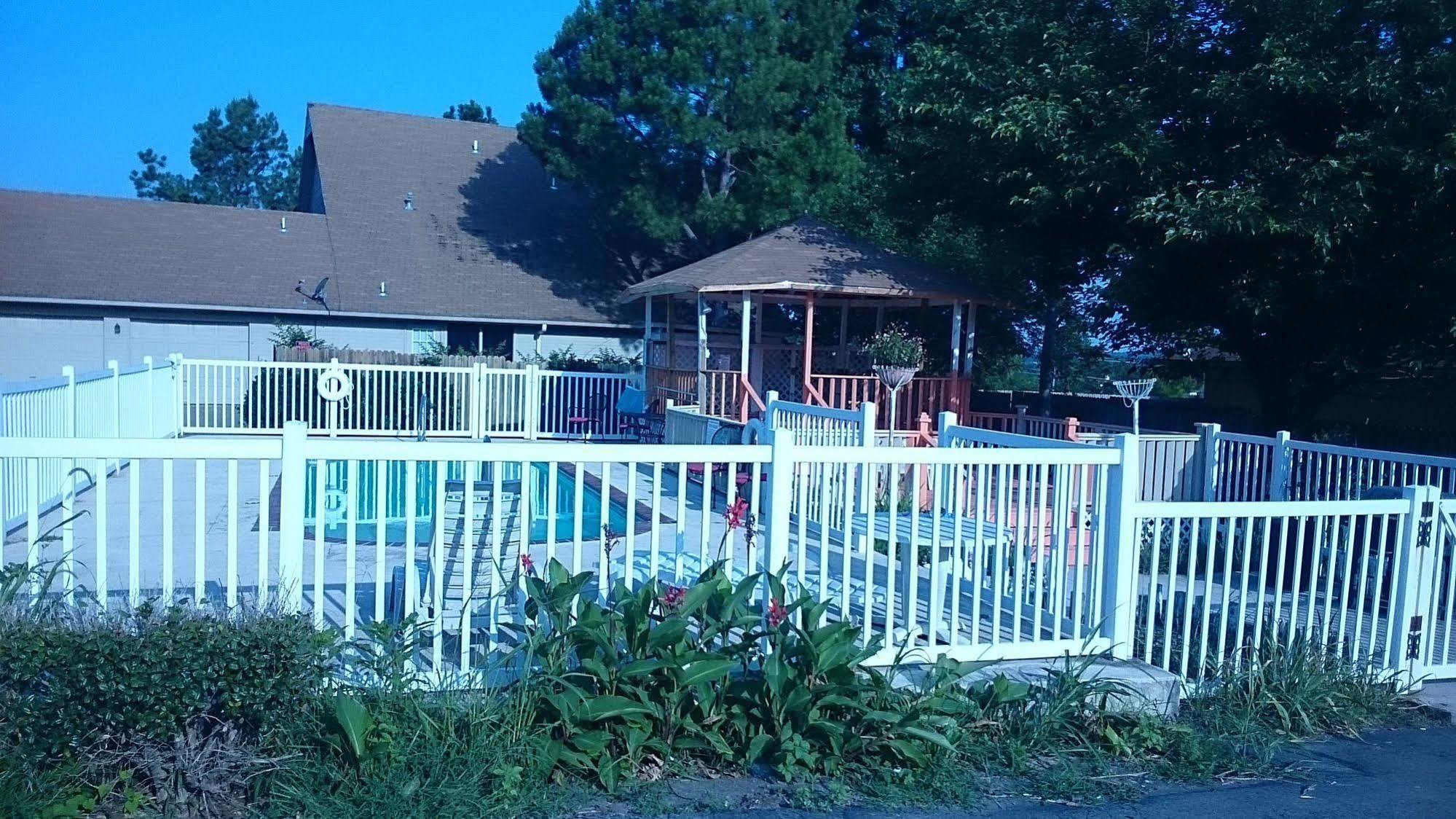 Oak Hill Inn And Suites Талеква Екстер'єр фото